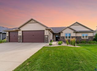 2005 S Canyon Ave, Sioux Falls, SD 57110