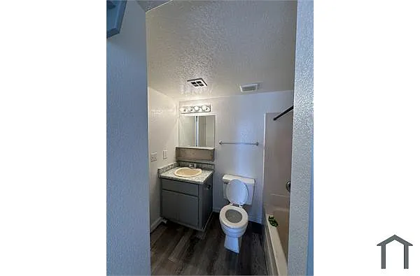 Building Photo - 2833 E Le Marche Ave
