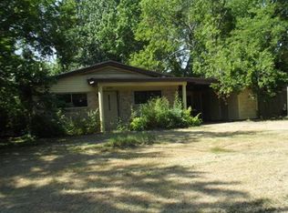 202 E Circle Dr, Russellville, AR 72801