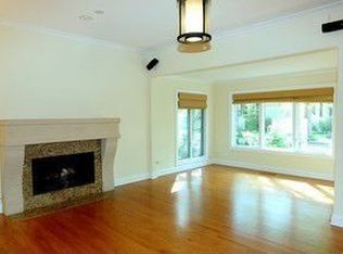 1424 W Berteau Ave, Chicago, IL 60613