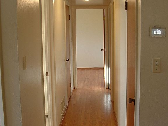 5th image of 1527 Wakefield Way