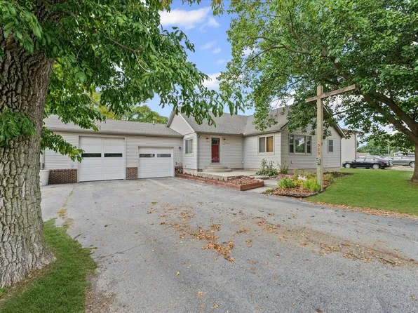 309 N Watson St, Tolono, IL 61880