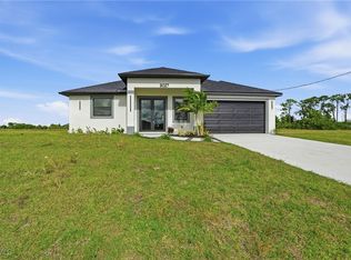 9027 Bamboo Cir, Labelle, FL 33935