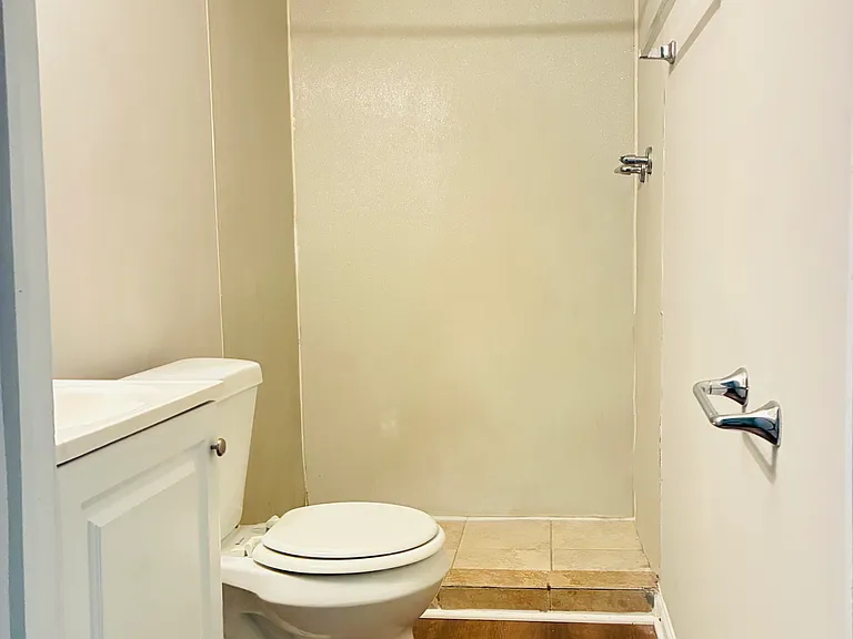 202 W Sullivan St — Photo 20