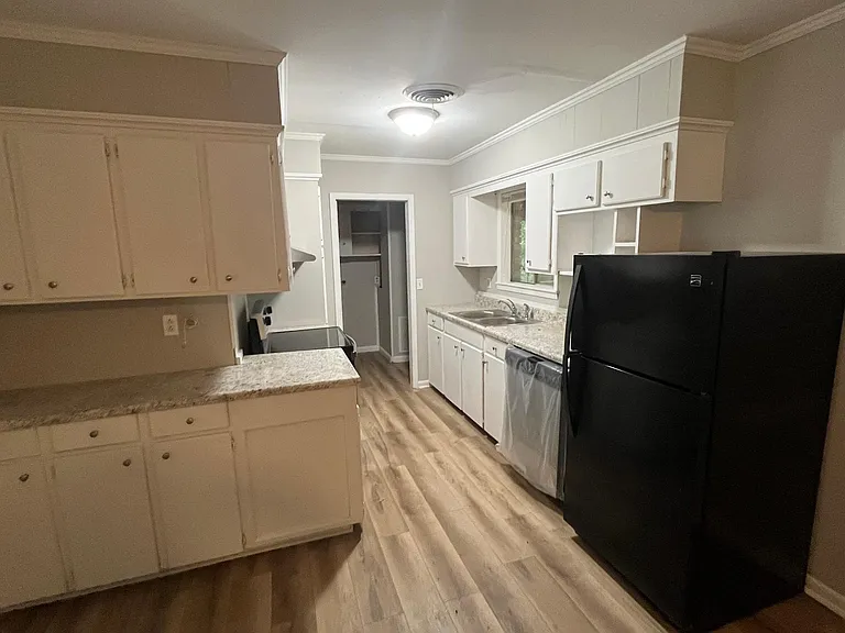 2602 Maple Dr — Photo 6
