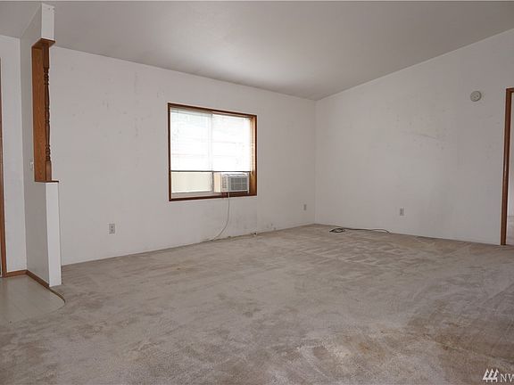 5th image of 6645 Capricorn Ln NE #17