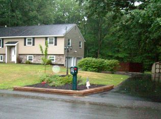 22 Marcel Rd, Halfmoon, NY 12065