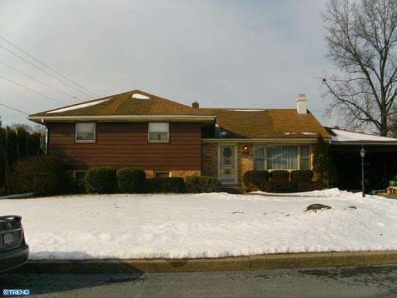 3rd image of 771 Acacia Ave