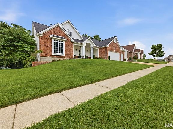 5th image of 610 Dartmouth Crest Dr
