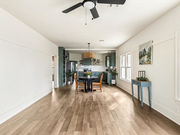 4th image of 904 NW Ferris Ave