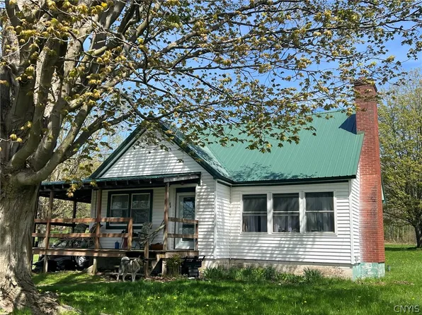 84 North St, Pulaski, NY 13142