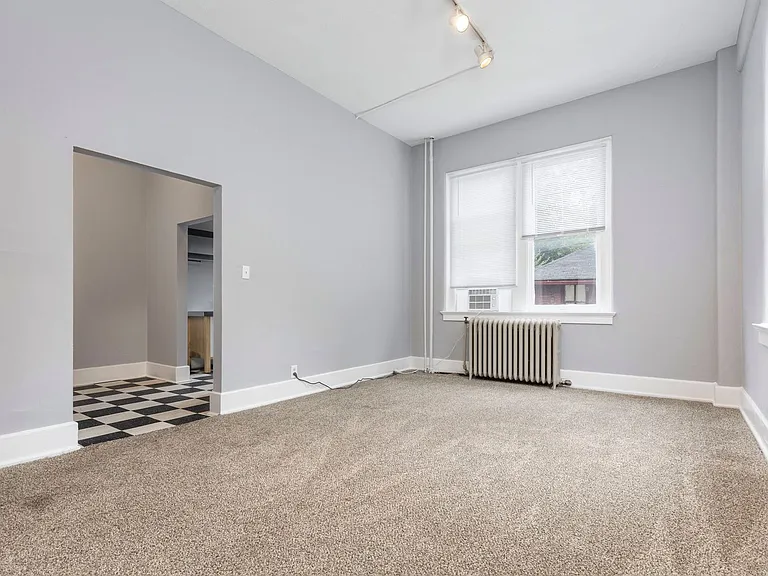 222 W Magnolia Ave — Photo 9