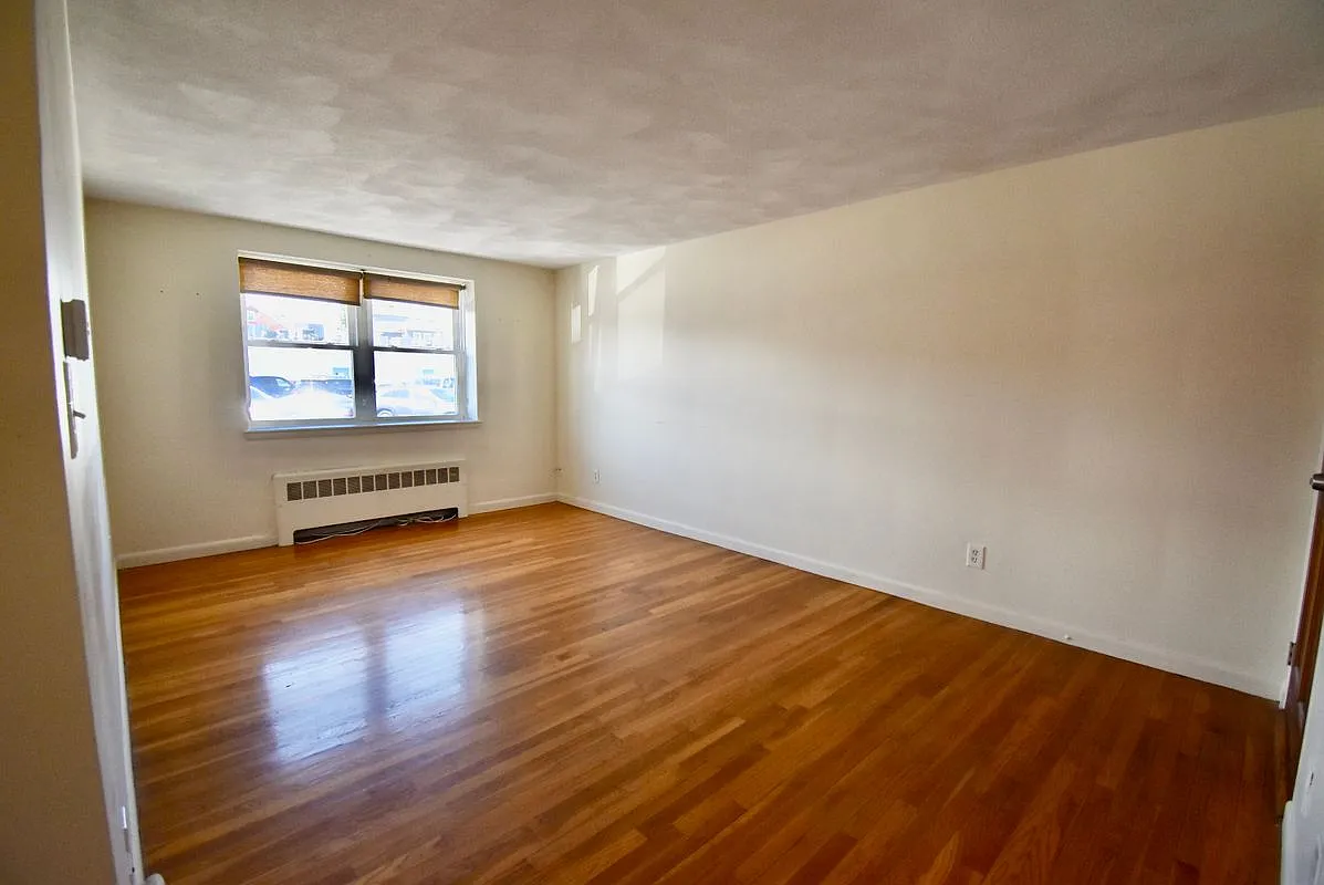 1 bed, 1.0 bath, 560 sqft, $2,000 — Photo 2