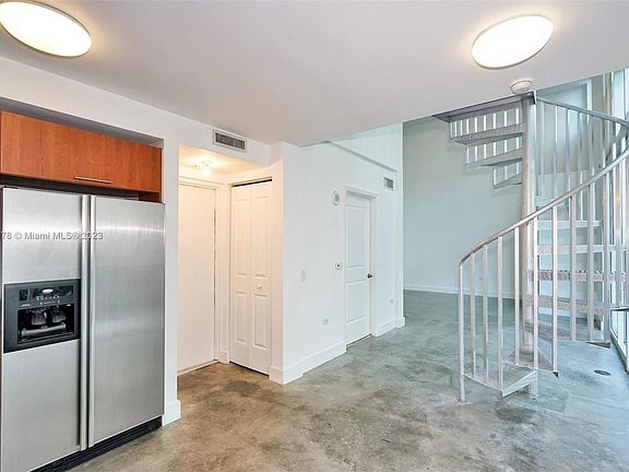 5th image of 480 NE 30th St APT 106