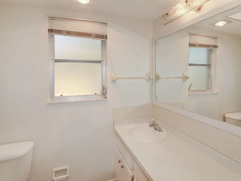 1317 Mango Ave — Photo 7