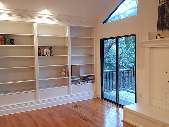 2nd image of 4765 Knollwood Dr