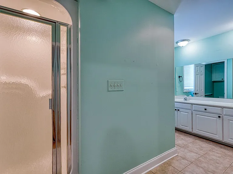 210 Rivermill Ct — Photo 20