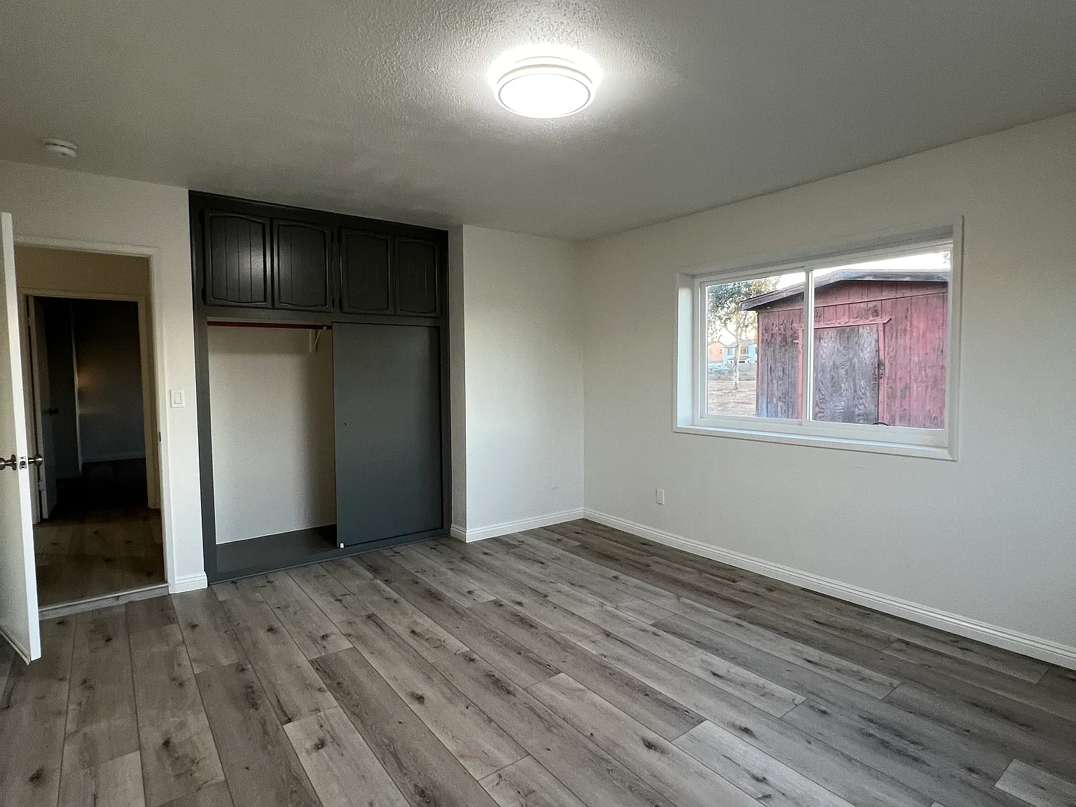 1175 Dunlap Dr — Photo 2