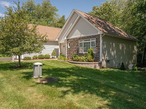 2nd image of 7 Stone Castle Dr #51