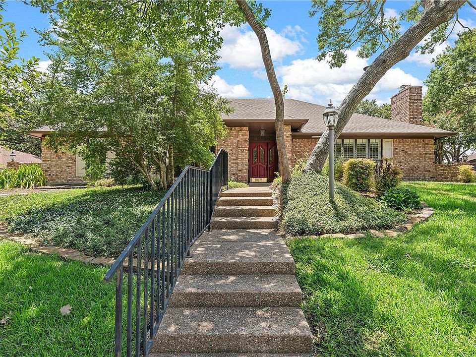 1st image of 13000 Sandalwood Dr