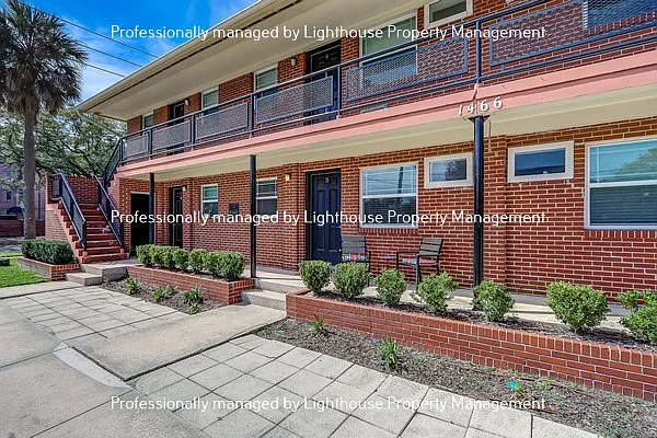 Building Photo - 1466 Palm Ave #6