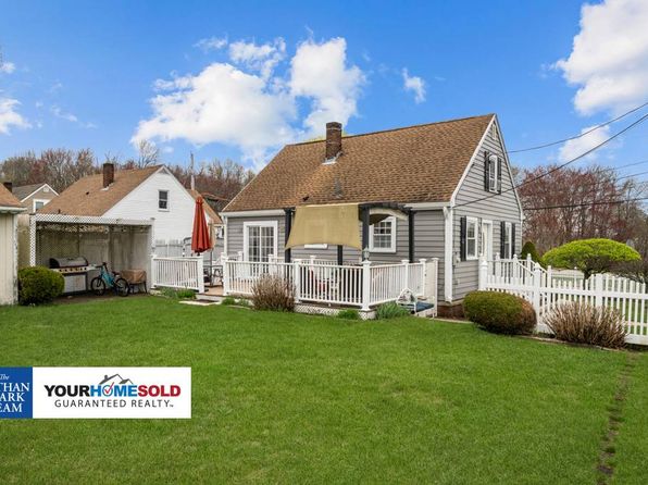 2 Freemont St, West Warwick, RI 02893