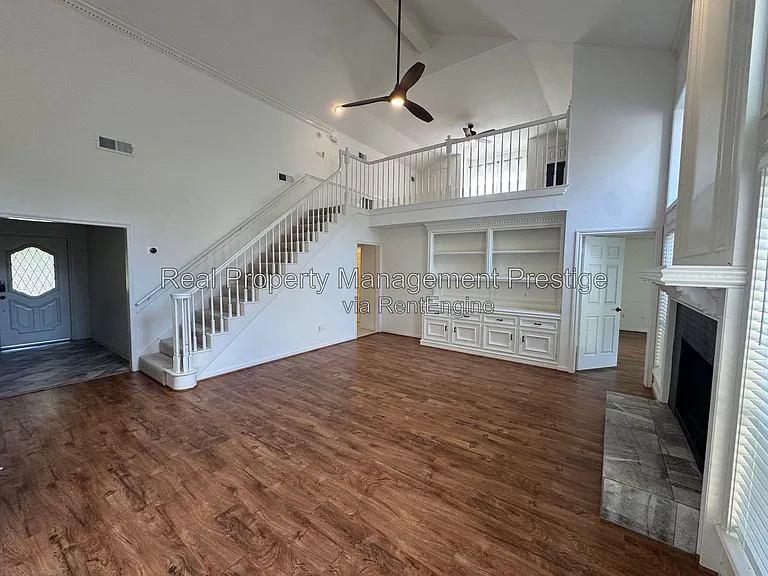 15907 Spring Forest Dr — Photo 3