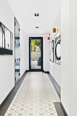 Rented by Compass | media 9