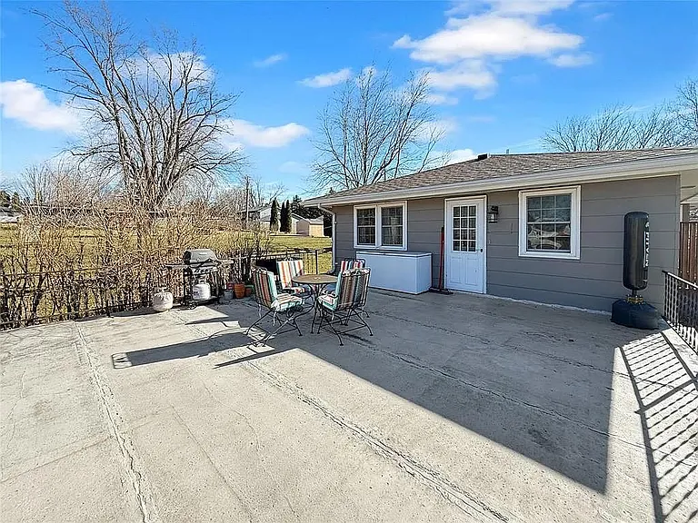 311 S Harrison Ave — Photo 10