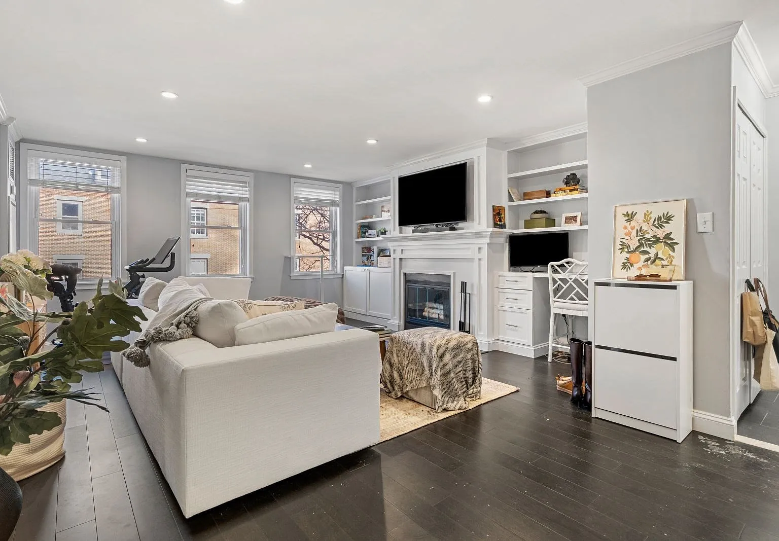 1 bed, 1.0 bath, 785 sqft, $3,650 — Photo 1