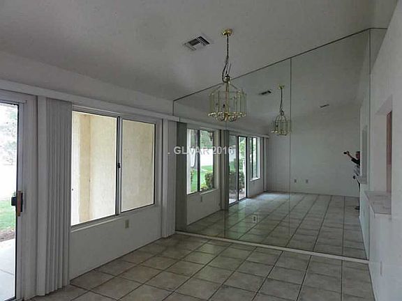 4th image of 8536 Desert Holly Dr