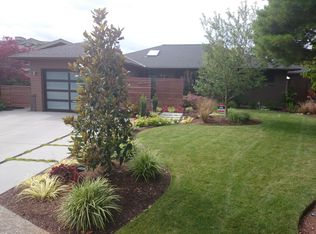 8809 42nd Ave SW, Seattle, WA 98136