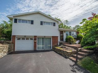 842 Lindenwood Dr, Pittsburgh, PA 15234