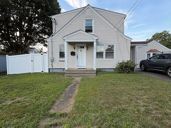 137 Cliff Ave, Swansea, MA 02777