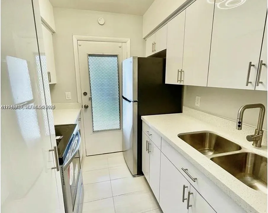 1431 S 14th Ave #208