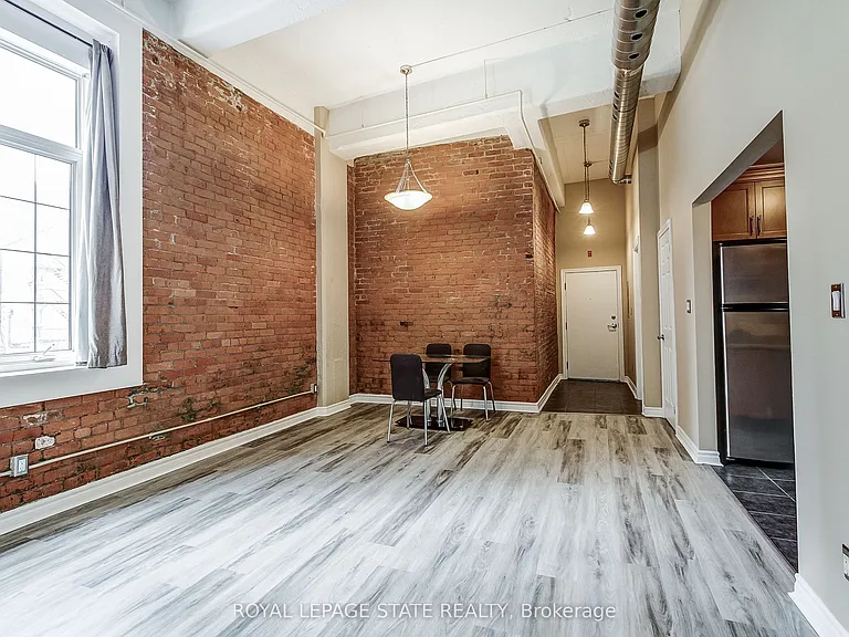 80 King William St #214 — Photo 18
