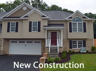 108 Creekside Court, Bluefield, WV 27401