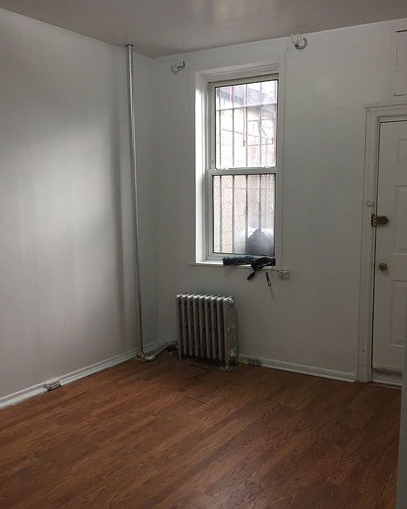 2nd image of 3410 Fulton St #1