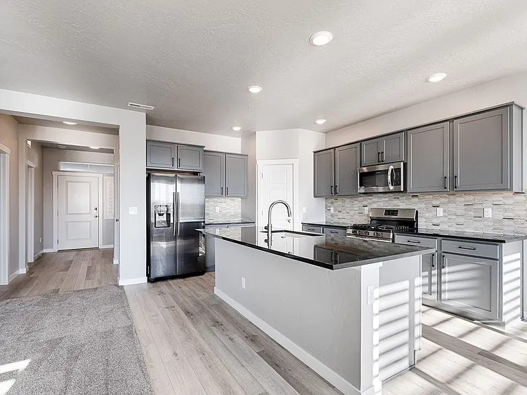 4346 N Nemea Ave — Photo 10