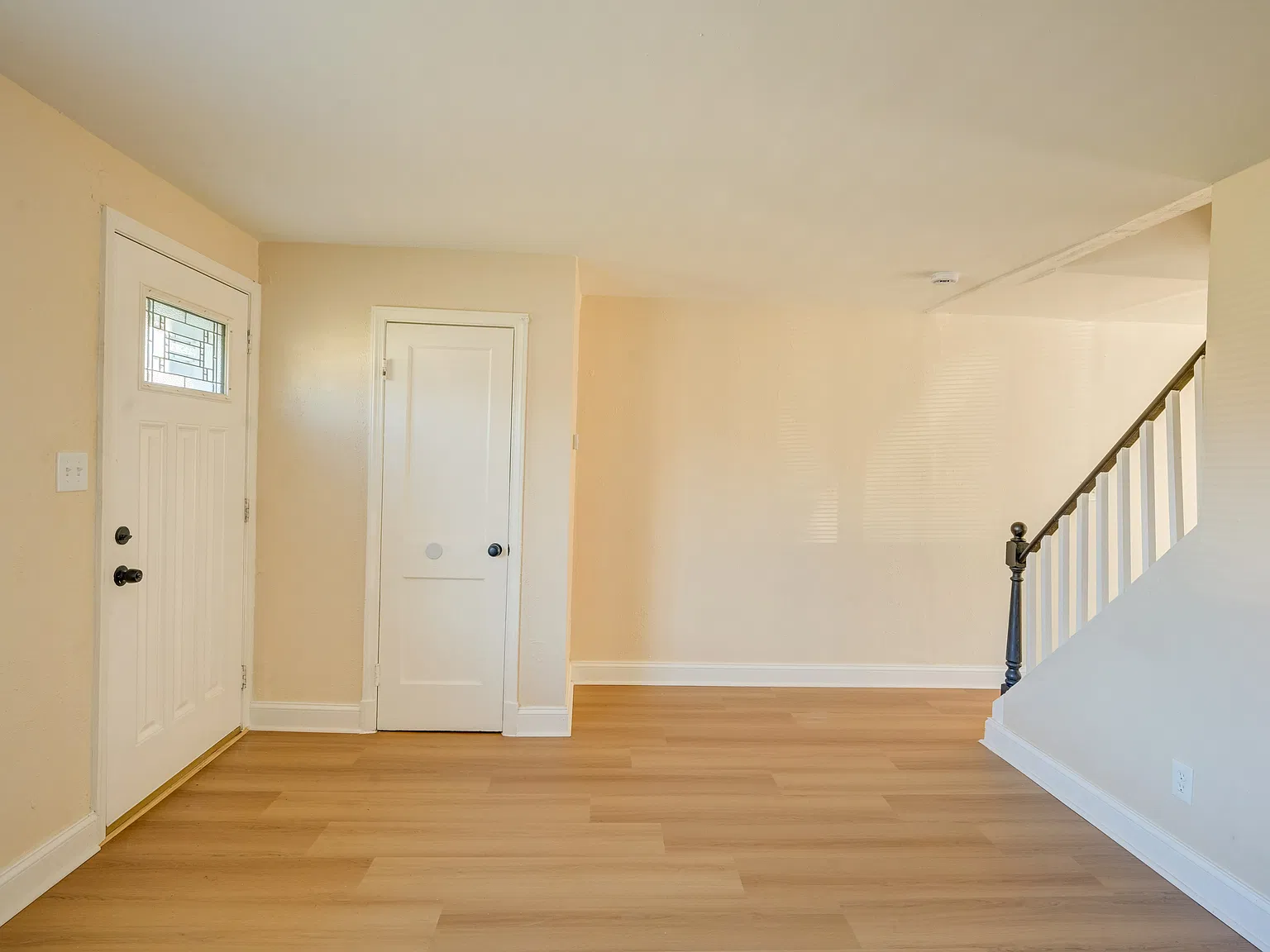 3 bed, 1120 sqft, $2,000 — Photo 4
