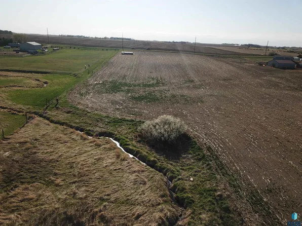 27062 463rd Ave, Chancellor, SD 57015