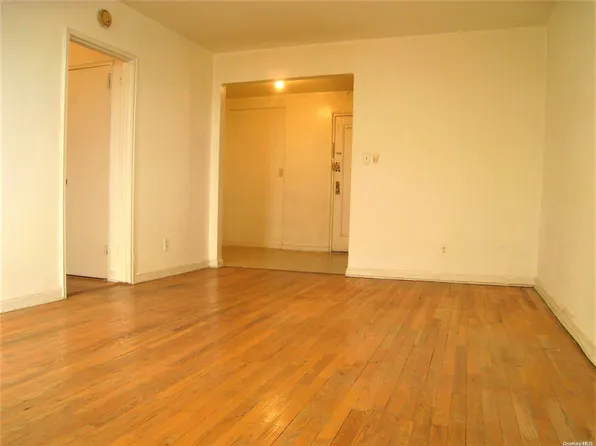 84-23 Manton Street #5G, Briarwood, NY 11432