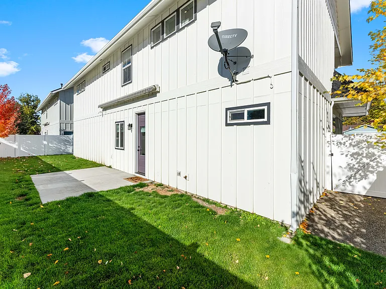 4835 N Mitchell St — Photo 42