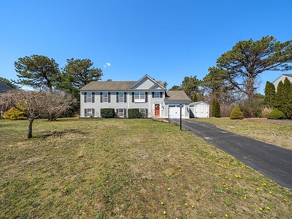 3rd image of 396 Lunns Way