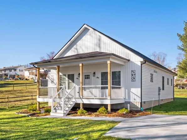 2216 Birch St, Staunton, VA 24401