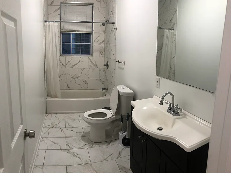 224 S 44th St #2 — Photo 2
