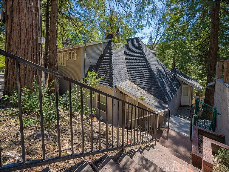 233 Corona Cir — Photo 53