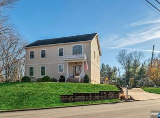 500 Blue Hill Ter, Franklin Lakes, NJ 07417