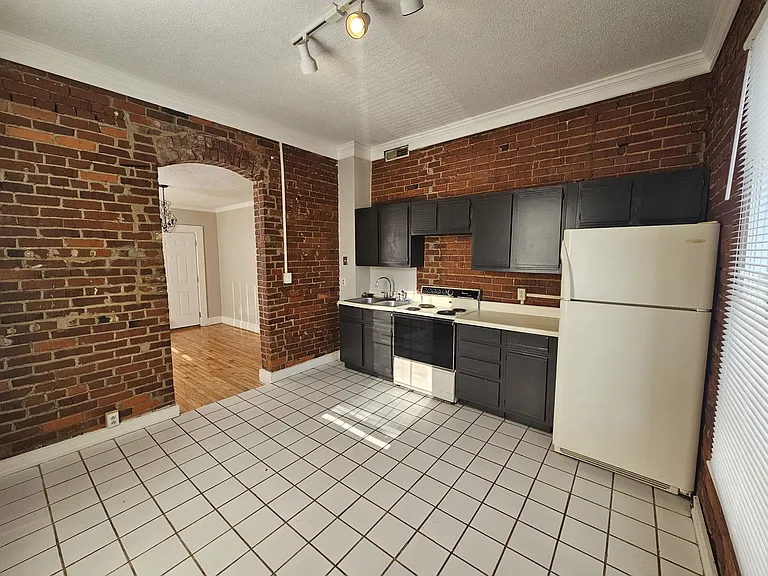 607 Lindsay St #4 — Photo 9