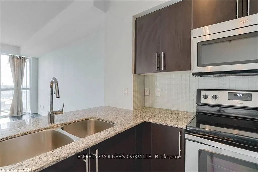 2 bed, $2,450 — Photo 4